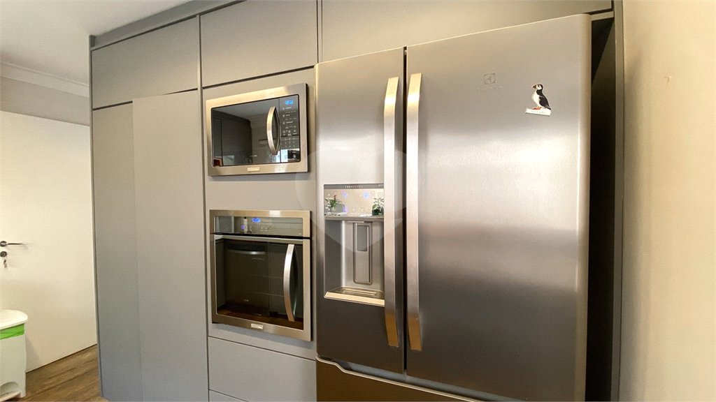 Casa à venda com 4 quartos, sendo 3 suítes, no condomínio Brisa Verde, São Paulo - SP