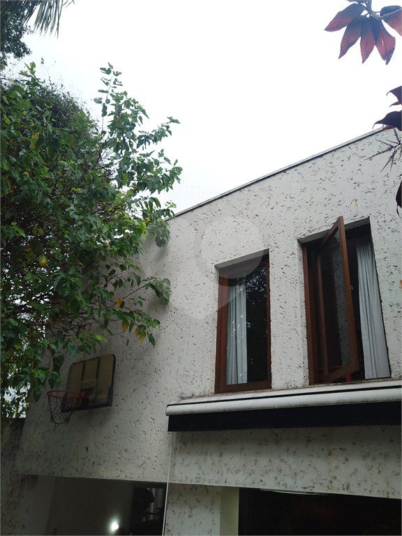Casa à venda com 4 quartos, sendo 3 suítes, em Vila Tramontano, São Paulo, SP