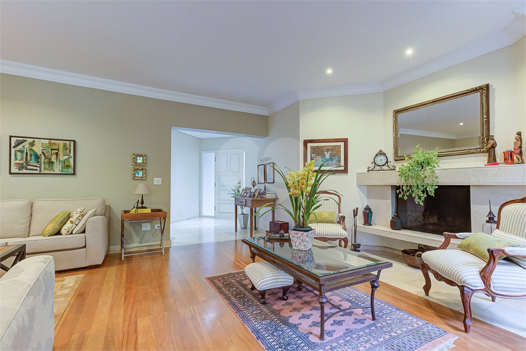 Casa à venda com 4 suítes no condomínio Vila Verde, São Paulo - SP