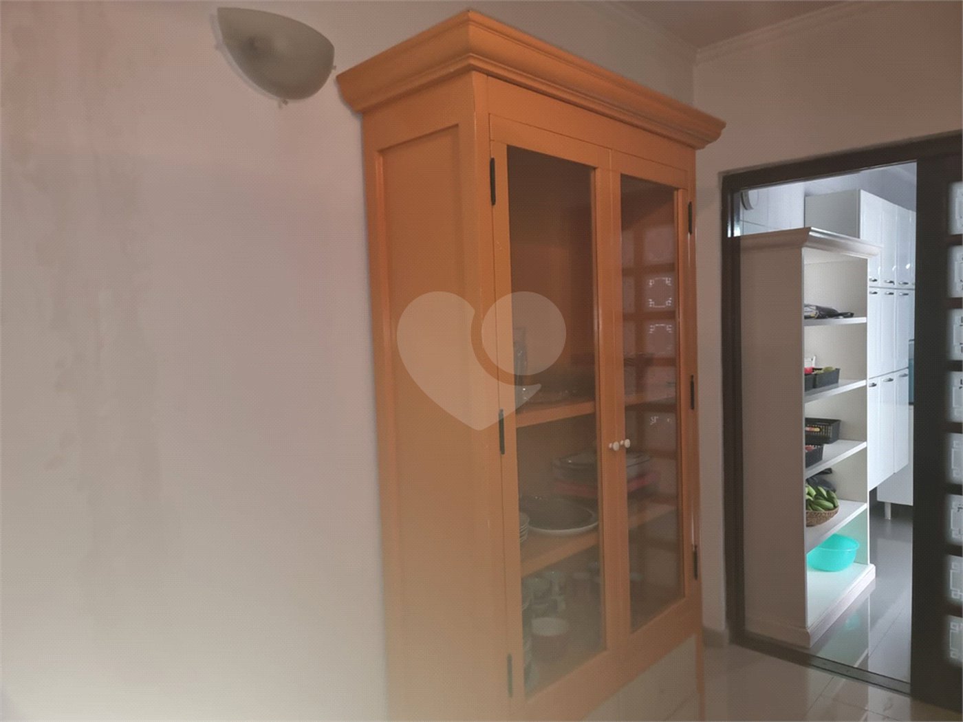 Sobrado à venda ou para alugar com 3 quartos, sendo 2 suítes,  em Ferreira, São Paulo, SP