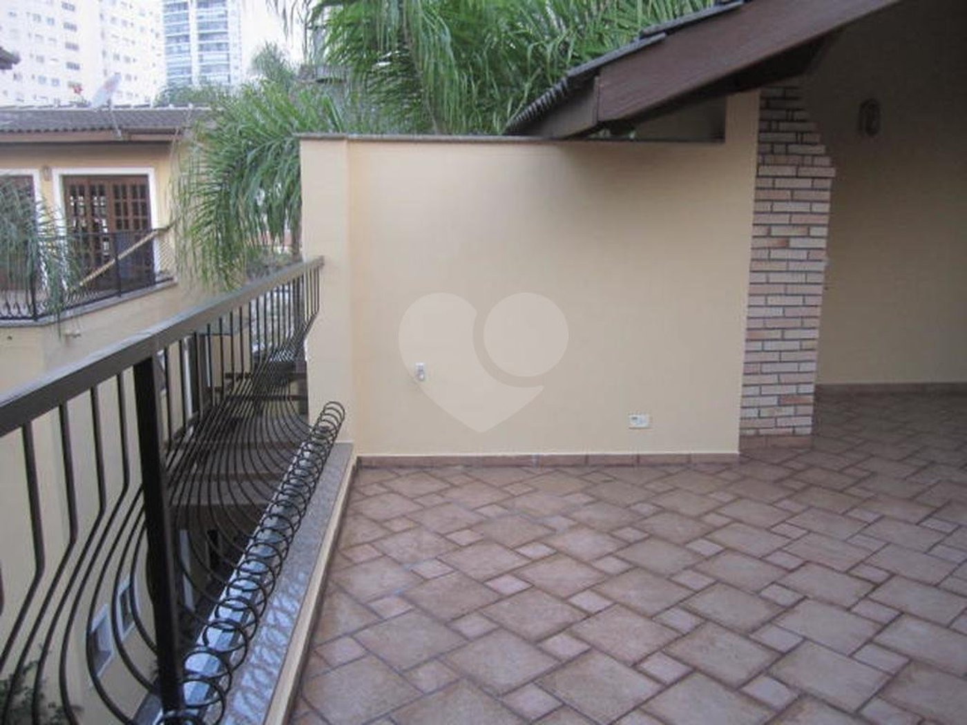 Casa para alugar com 4 quartos, sendo 2 suítes, no condomínio Palm Garden, São Paulo - SP