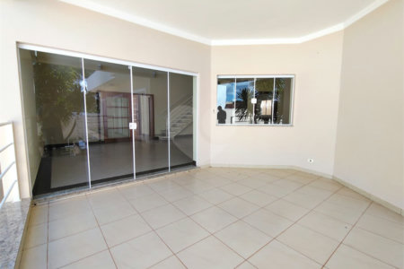 Casa à venda com 5 quartos, sendo 1 suíte,  em Jardim Colombo, Itapetininga, SP