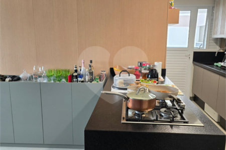 Apartamento à venda com 2 quartos, sendo 1 suíte,  em Loteamento Mogilar, Mogi das Cruzes, SP