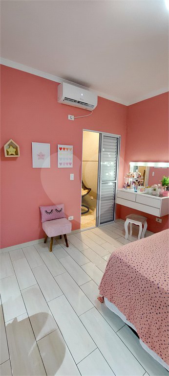 Sobrado à venda com 3 quartos, sendo 1 suíte, em Vila Mazzei, São Paulo, SP