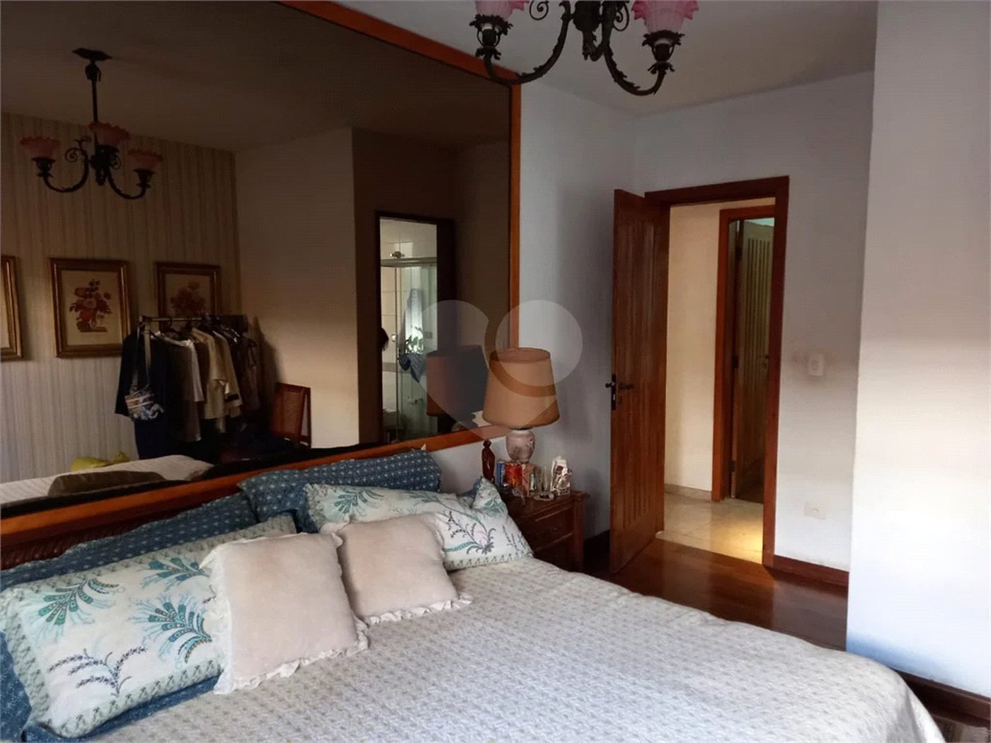 Casa à venda com 5 quartos, sendo 4 suítes, em Jardim São Bento, São Paulo, SP