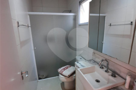 Casa à venda com 3 suítes no condomínio Ecovillagio, São Roque - SP