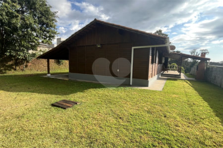 Casa Térrea para alugar com 3 quartos, sendo 1 suíte, em Jardim Estância Brasil, Atibaia, SP
