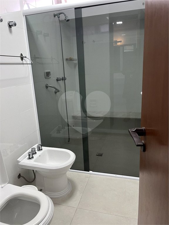 Apartamento à venda ou para alugar com 3 quartos, sendo 1 suíte, em Enseada, Guarujá, SP