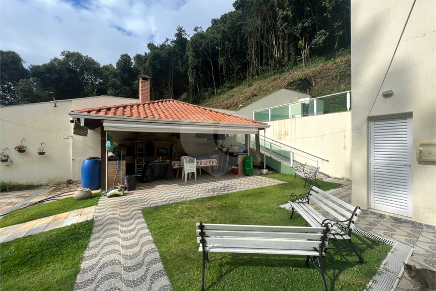 Casa à venda com 4 suítes no condomínio Parque Petrópolis 4 Secção, Mairiporã - SP