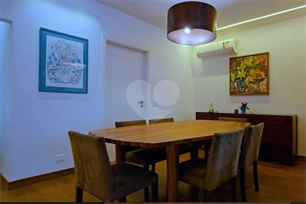 Casa à venda com 4 quartos, sendo 1 suíte, em Jardim Europa, São Paulo, SP