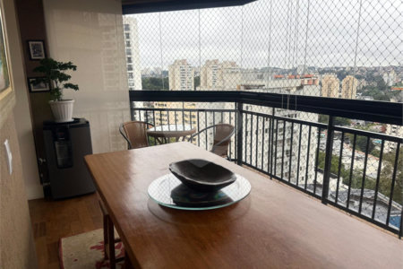 Apartamento à venda com 3 suítes em Vila Suzana, São Paulo, SP