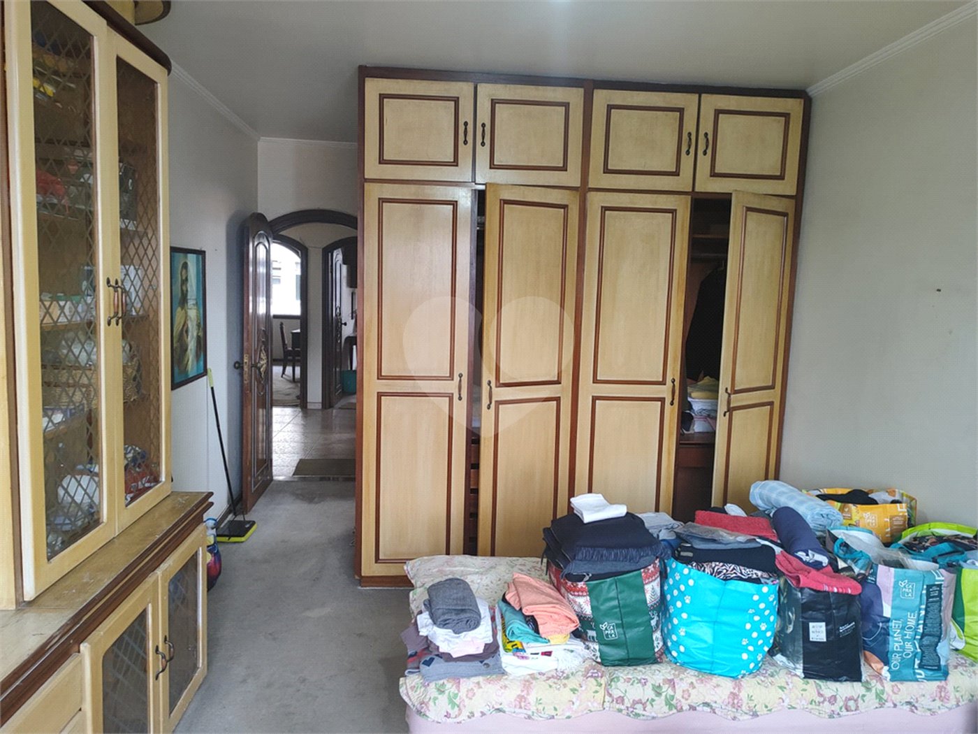 Casa à venda com 4 quartos, sendo 2 suítes, no condomínio Chácara das Rosas, São Paulo - SP