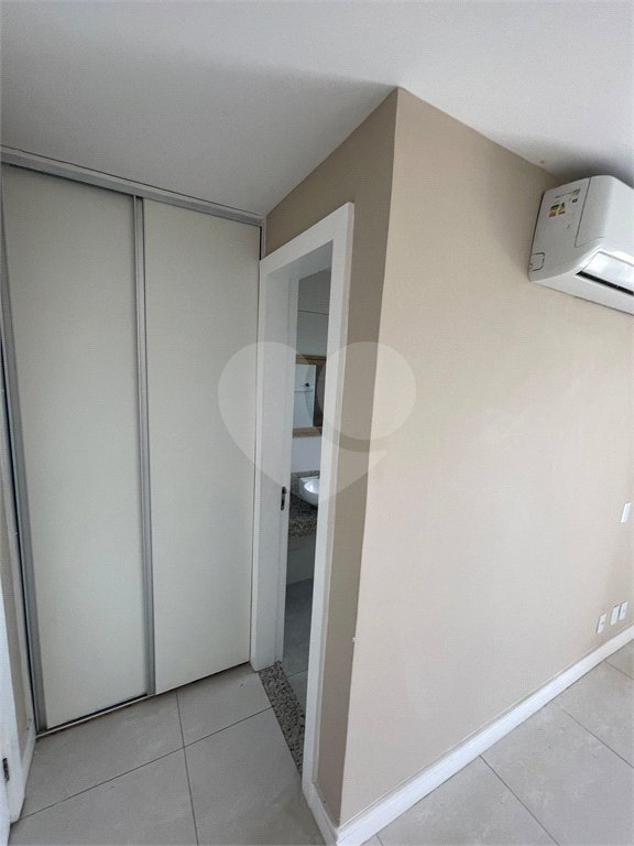 Casa à venda com 3 quartos, sendo 1 suíte, no condomínio Residencial Green Ville, Rio de Janeiro - RJ