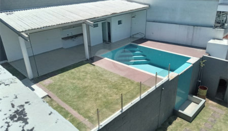 Casa à venda com 2 quartos, sendo 3 suítes,  no condomínio Aruã, Mogi das Cruzes - SP