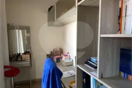 Sobrado à venda com 4 quartos, sendo 1 suíte, em Jardim Colorado, São José dos Campos, SP