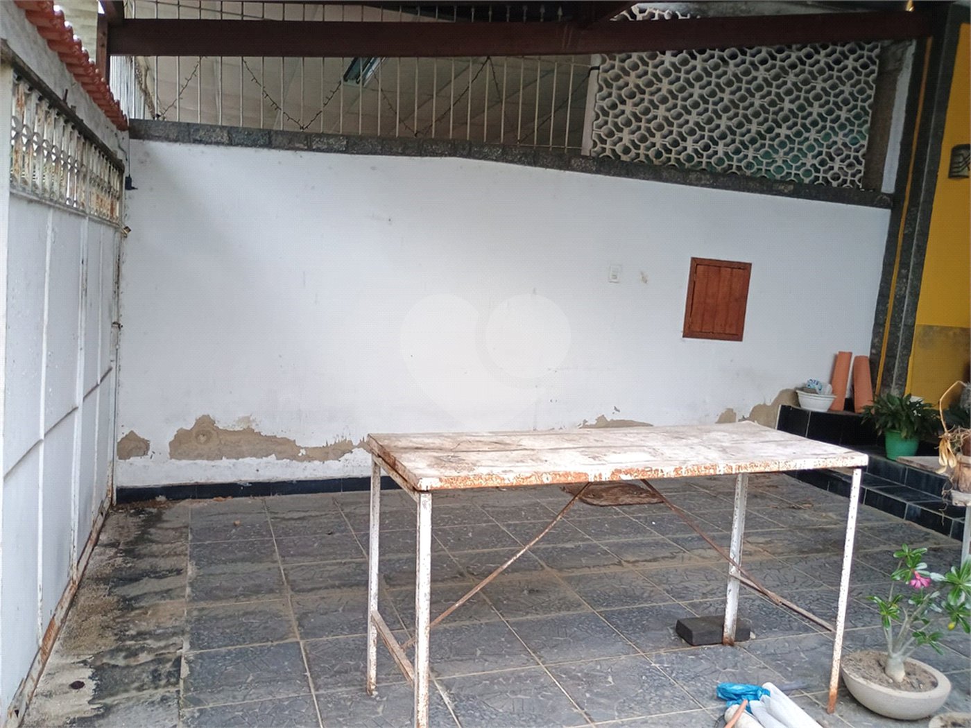Casa à venda com 5 quartos, sendo 1 suíte, em Bangu, Rio de Janeiro, RJ