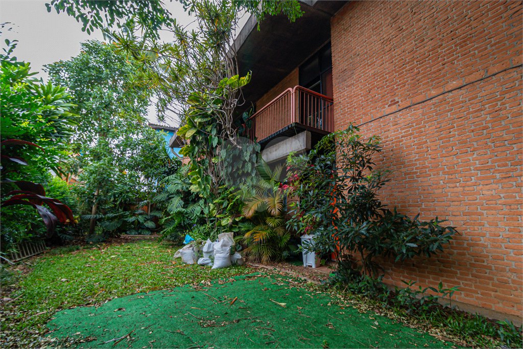 Casa à venda com 4 quartos, sendo 2 suítes, em Jardim Prudência, São Paulo, SP