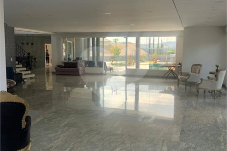 Casa à venda ou para alugar com 7 quartos, sendo 5 suítes,  no condomínio Shambala 3, Atibaia - SP
