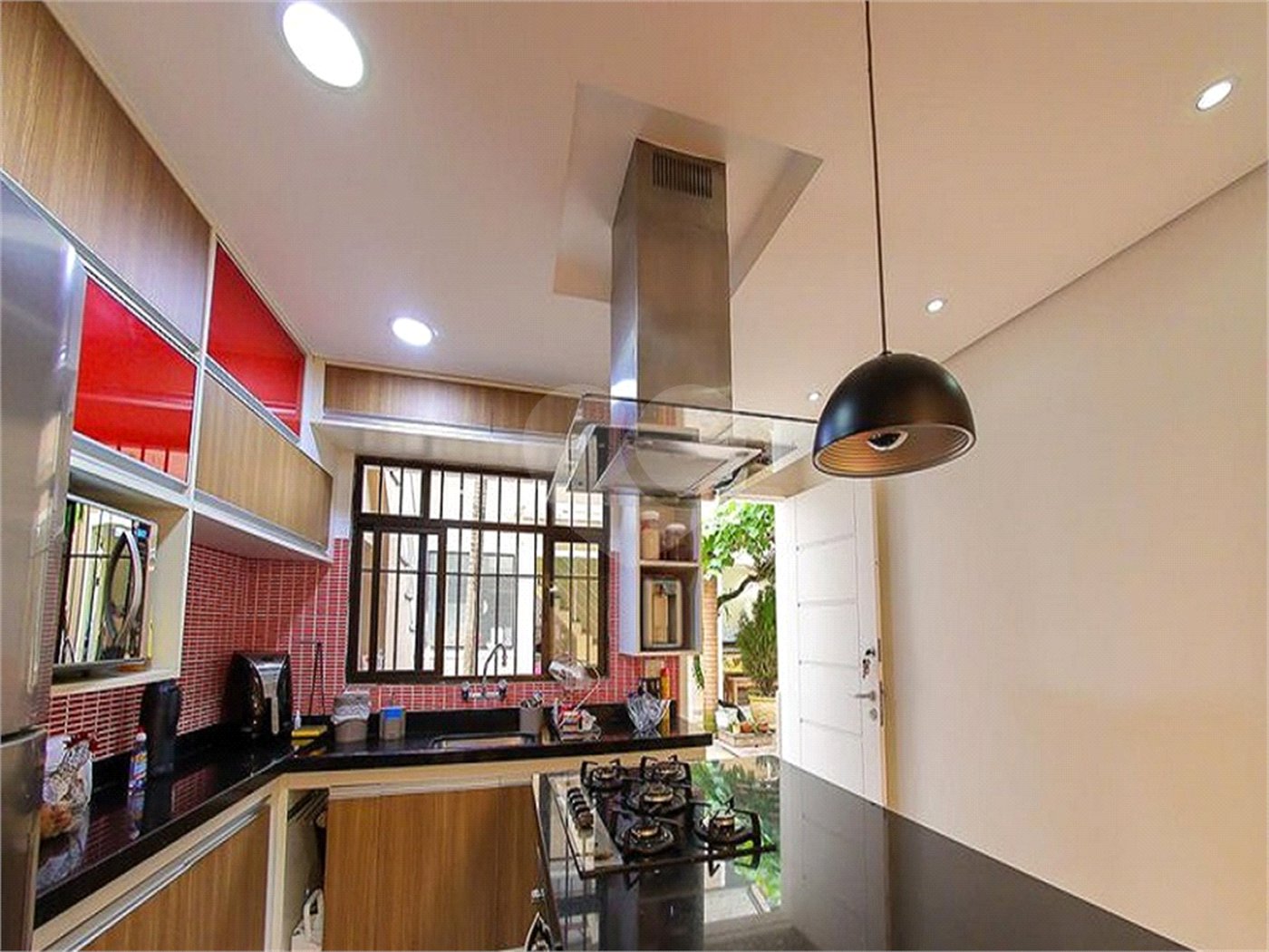Sobrado à venda com 4 quartos, sendo 3 suítes, em Vila Mazzei, São Paulo, SP
