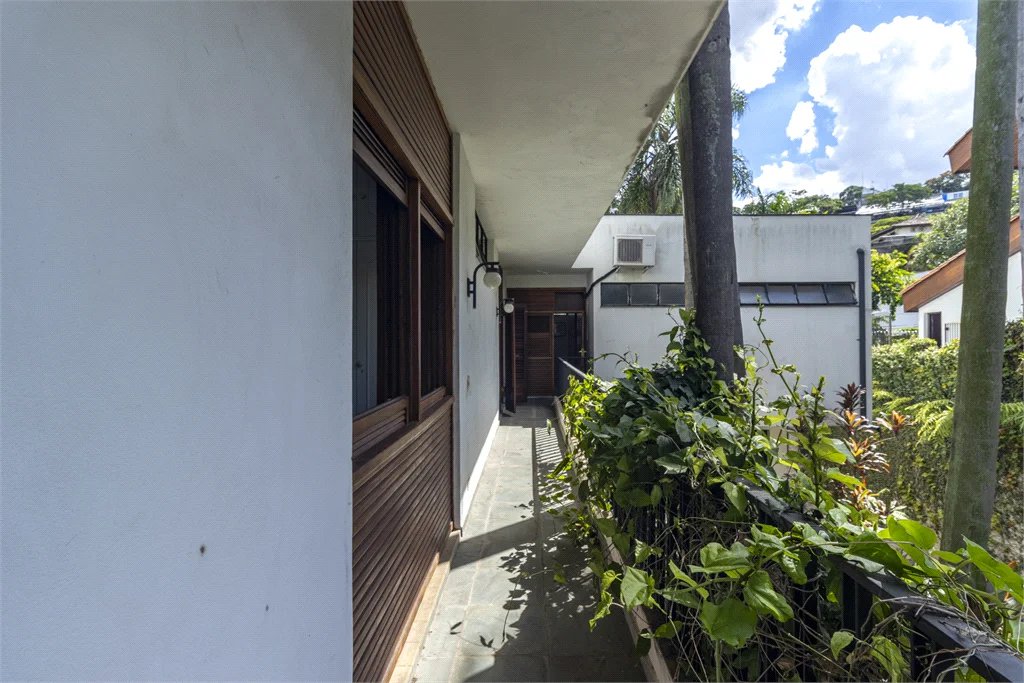 Sobrado à venda com 4 quartos, sendo 2 suítes, em Vila Morumbi, São Paulo, SP