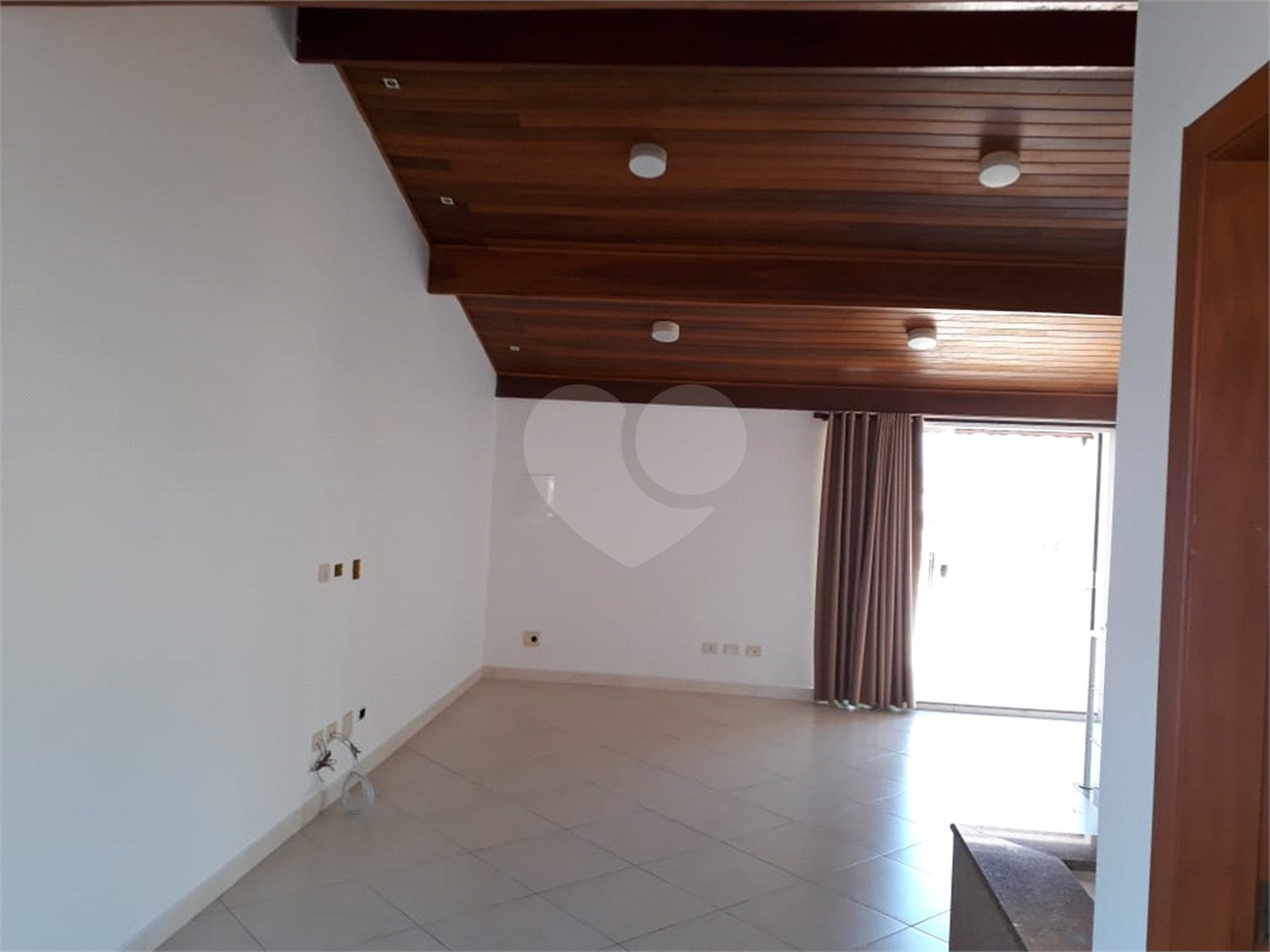 Casa à venda com 3 quartos, sendo 1 suíte, no condomínio Saude, São Paulo - SP