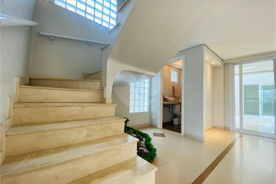 Sobrado à venda com 4 quartos, sendo 3 suítes, em Vila Ester (zona Norte), São Paulo, SP