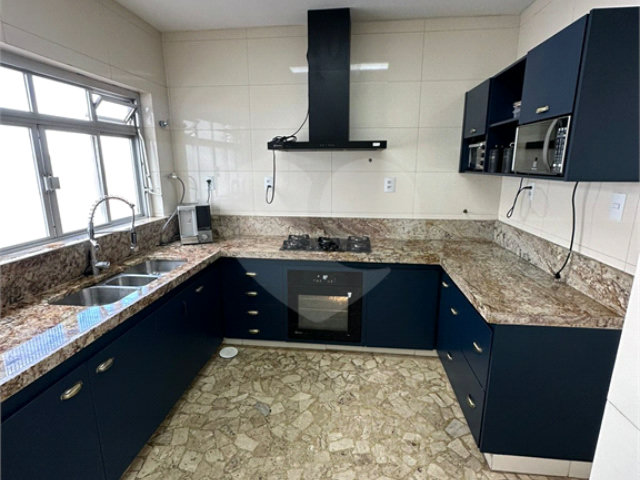 Casa à venda com 4 quartos, sendo 3 suítes,  em Jardim Prudência, São Paulo, SP