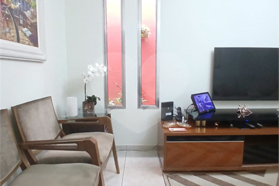 Casa à venda com 3 quartos, sendo 1 suíte, em Campo Limpo, São Paulo, SP