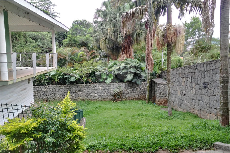 Sobrado à venda com 4 quartos, sendo 1 suíte, em Jardim Floresta, São Paulo, SP