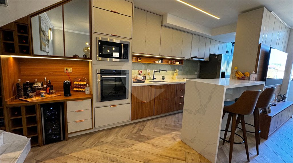 Casa à venda com 3 quartos, sendo 1 suíte, no condomínio Residencial Vegas, São Paulo - SP
