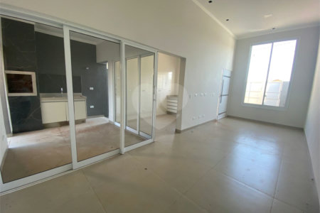 Casa à venda com 3 quartos, sendo 1 suíte, em Ipê, Três Lagoas, MS