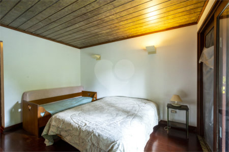Casa à venda com 3 suítes no condomínio Chácara Flora, São Paulo - SP