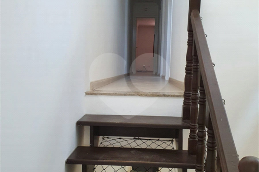 Sobrado à venda com 4 quartos, sendo 2 suítes,  em Santana, São Paulo, SP