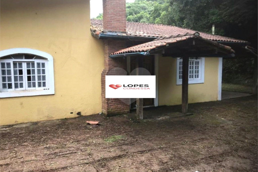 Casa Térrea à venda com 3 quartos, sendo 2 suítes, em Roseira, Mairiporã, SP