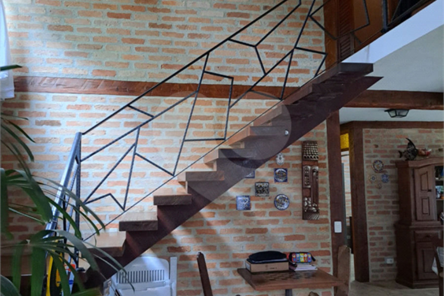 Casa à venda ou para alugar com 3 quartos, sendo 1 suíte,  no condomínio Parque Petrópolis 4 Secção, Mairiporã - SP