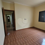 Casa para alugar com 4 quartos, sendo 1 suíte, em Vila Judite, Itapetininga, SP