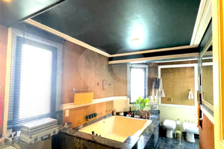 Apartamento à venda ou para alugar com 4 quartos, sendo 3 suítes, em Jardim Vitória Régia, São Paulo, SP