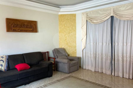 Casa à venda com 4 quartos, sendo 3 suítes, no condomínio Terras de Mont Serrat, Salto - SP