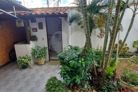 Sobrado à venda com 3 quartos, sendo 1 suíte,  em Vila Mogilar, Mogi das Cruzes, SP