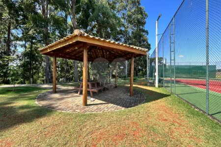 Casa à venda com 5 quartos, sendo 3 suítes, no condomínio Santa Teresa 1, Vinhedo - SP
