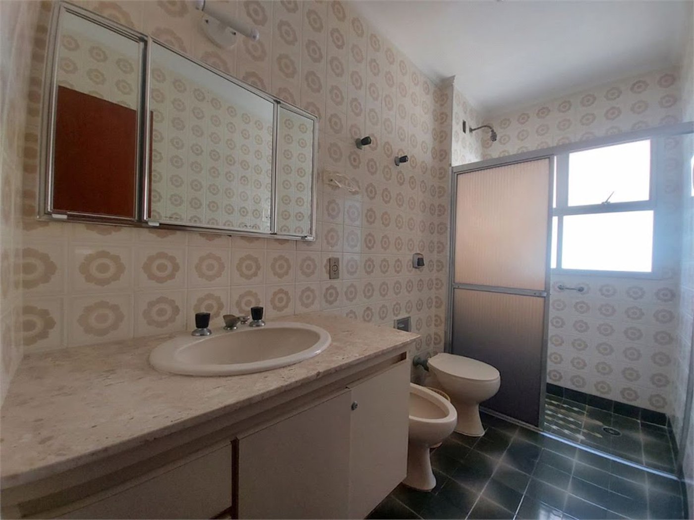 Apartamento Residencial à venda, Pitangueiras, Guarujá - AP1677.