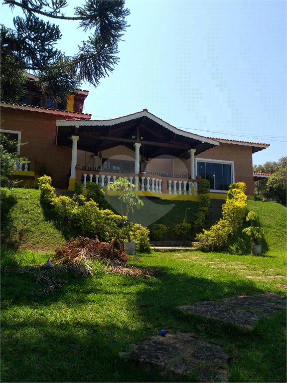 Chácara à venda com 4 quartos, sendo 2 suítes,  em Batatuba, Piracaia, SP