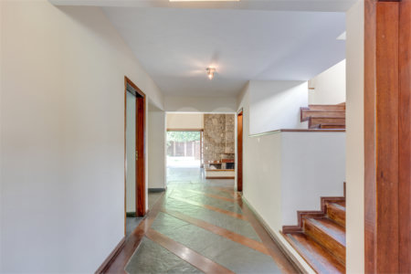 Casa à venda com 5 quartos, sendo 3 suítes, no condomínio Granja do Morumbi, São Paulo - SP