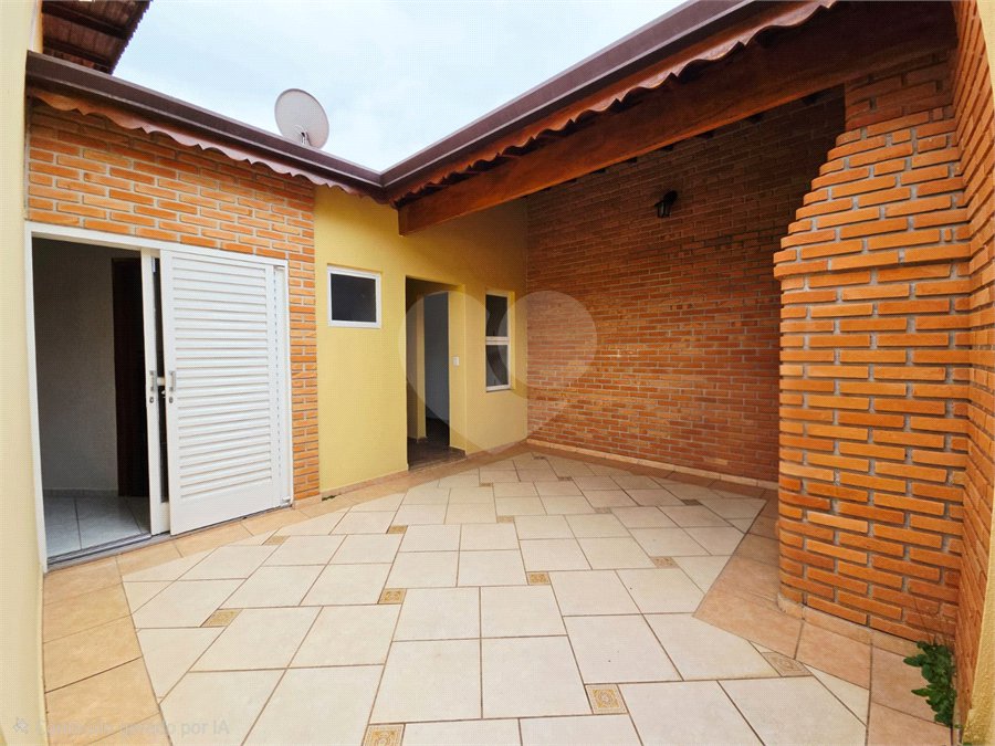 Casa à venda com 3 quartos, sendo 1 suíte, no condomínio Parque das Árvores, Sorocaba - SP