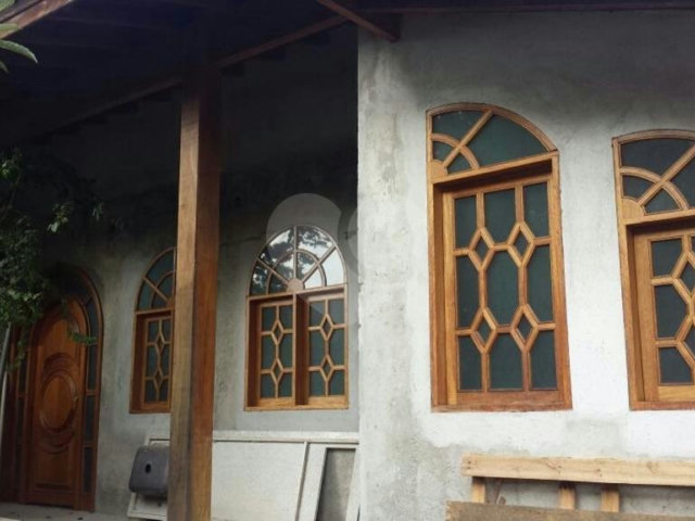 Sobrado à venda com 5 quartos, sendo 3 suítes,  em Tremembé, São Paulo, SP