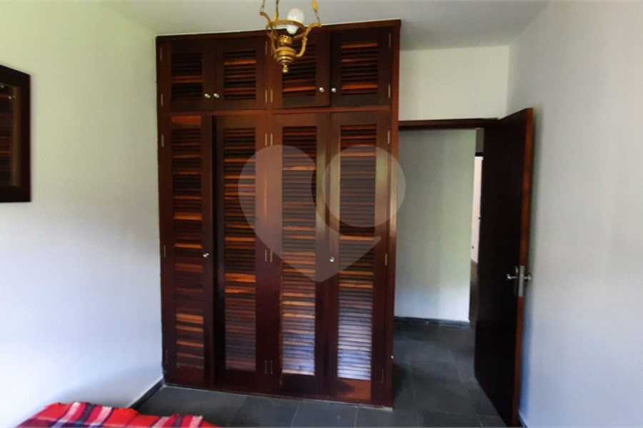 Casa à venda ou para alugar com 4 quartos, sendo 2 suítes, em Mantiqueira, Mairiporã, SP
