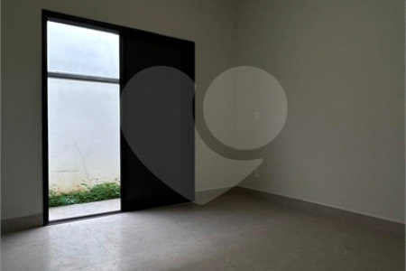 Casa à venda com 4 quartos, sendo 3 suítes, no condomínio Residencial Mont'alcino, Valinhos - SP