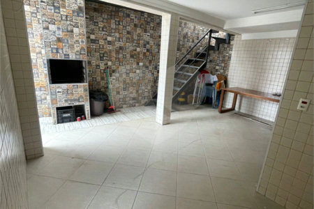 Sobrado à venda com 3 suítes em Vila Nivi, São Paulo, SP
