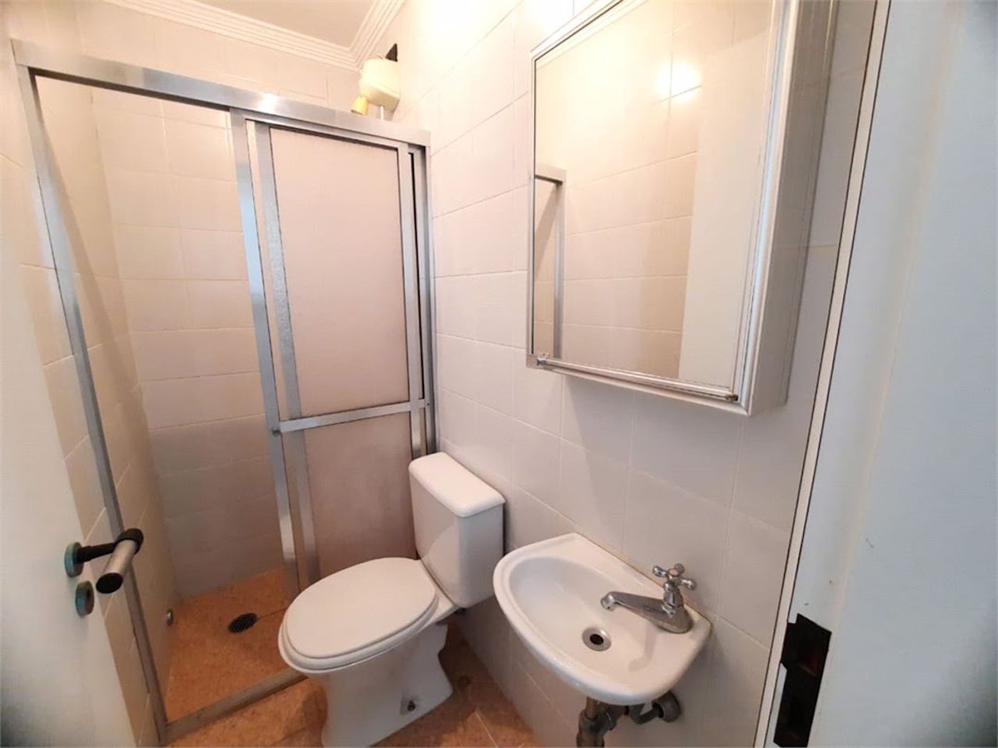Apartamento Residencial à venda, Pitangueiras, Guarujá - AP0136.