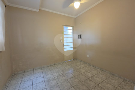 Casa à venda com 3 quartos, sendo 1 suíte, no condomínio Parque das Árvores, Sorocaba - SP